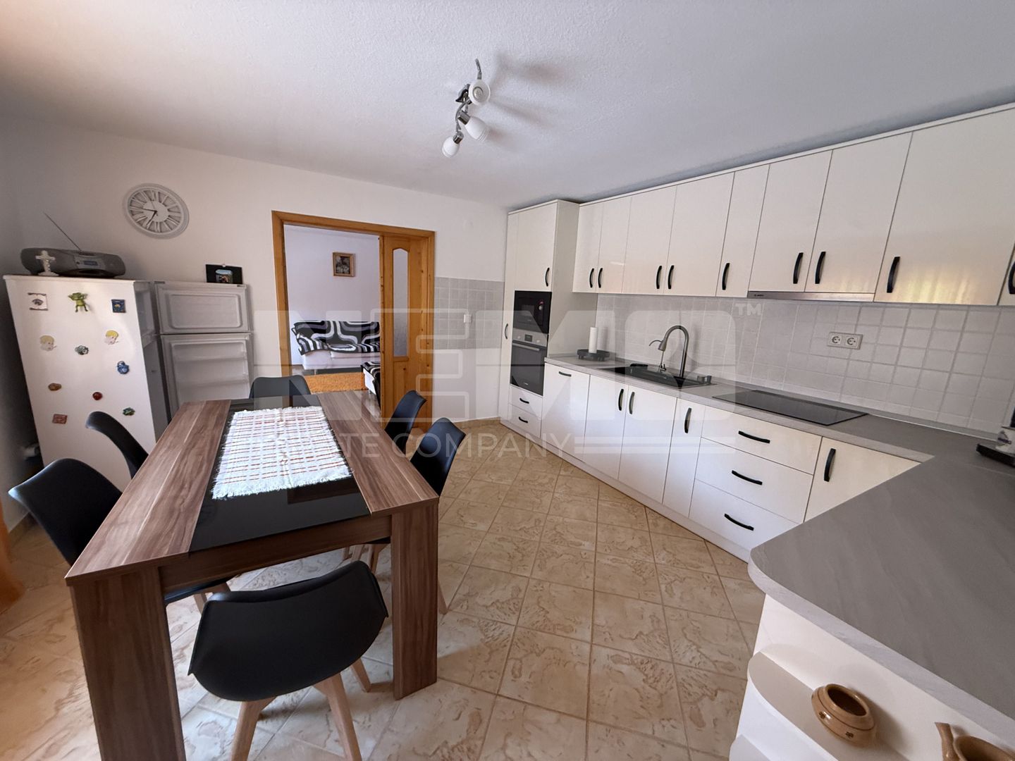 Casă Măneuți | 2.800 mp teren intravilan | Complet mobilată