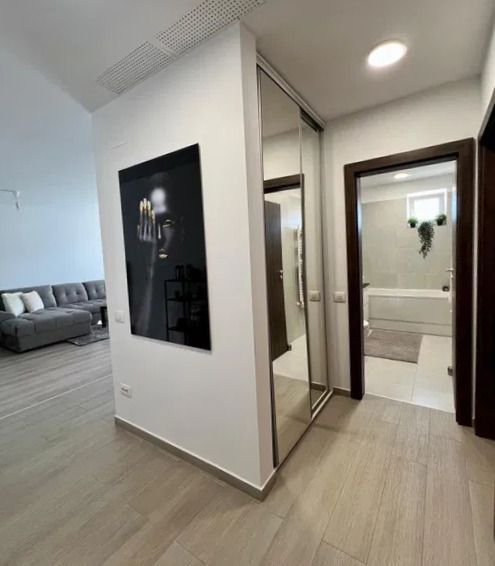 Un apartament în care priveliștea către Tâmpa face parte din experiența de zi cu - imaginea 7