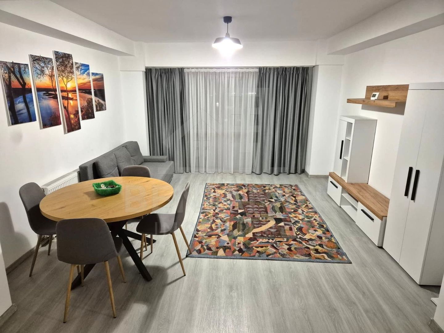 2 Camere - Decomandat - 79mp - Mobilat - Centrala - Etaj 3 - Ghimbav