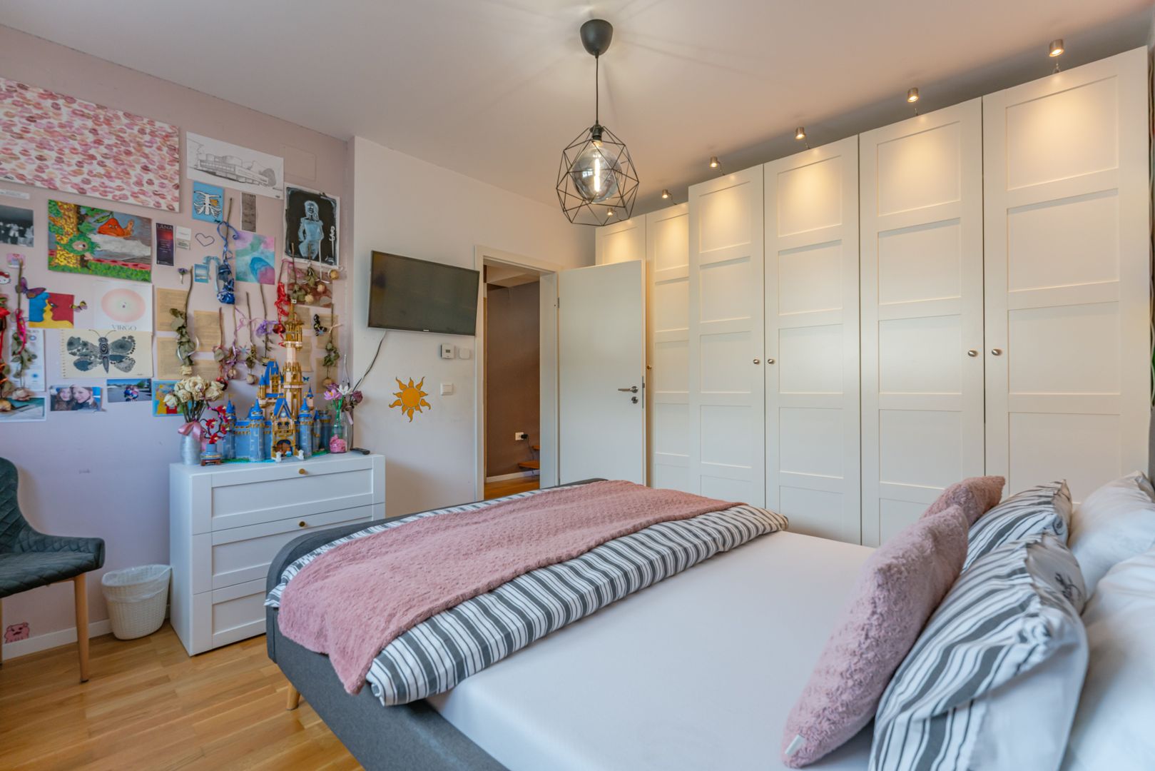 Casa mobilata utilata cartier Izvor Tarlungeni Brasov - imaginea 16