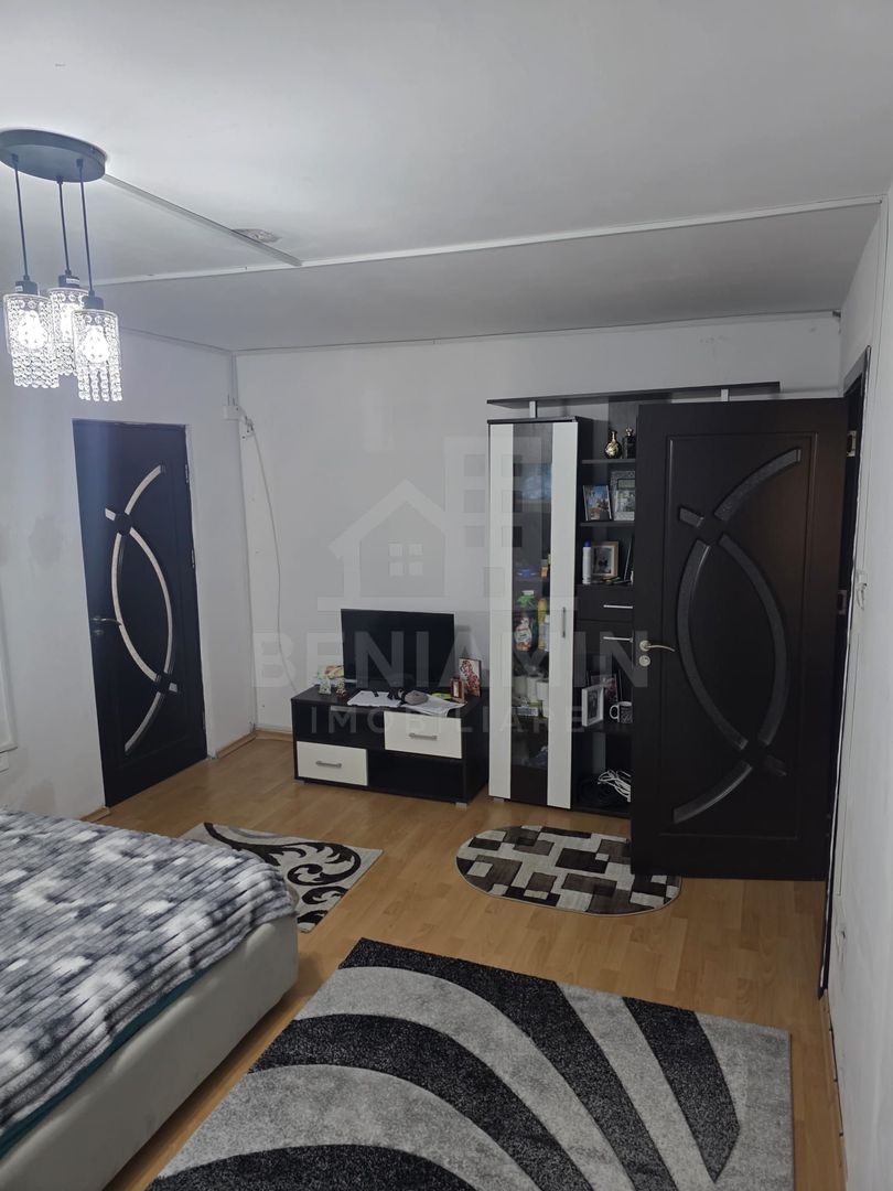 2 Semidecomandate - Parter -Balcon Cu Beci-CT-45mp- Cv9-Scoala 34 - imaginea 5