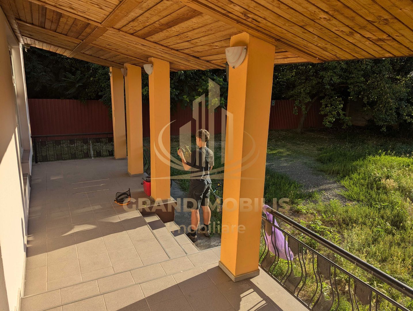Vilă pentru Activități Comercia –5 Camere, Curte500 MP – Zona Aradului - imaginea 8