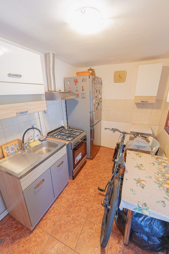 Casă 3 camere, 368mp teren, supr. utila 90mp, pe str. Focșa din Tecuci - imaginea 11