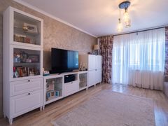 Apartament 5 camere Vlaicu – Renovat, 2 băi, centrală proprie