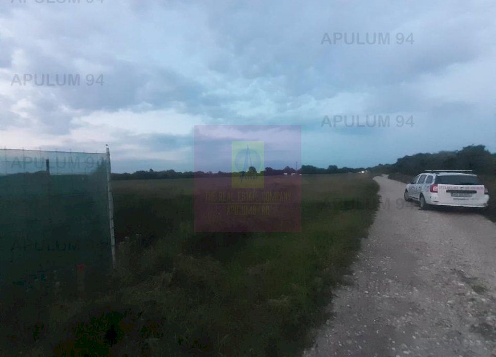 Teren aproape de Bucuresti langa padure