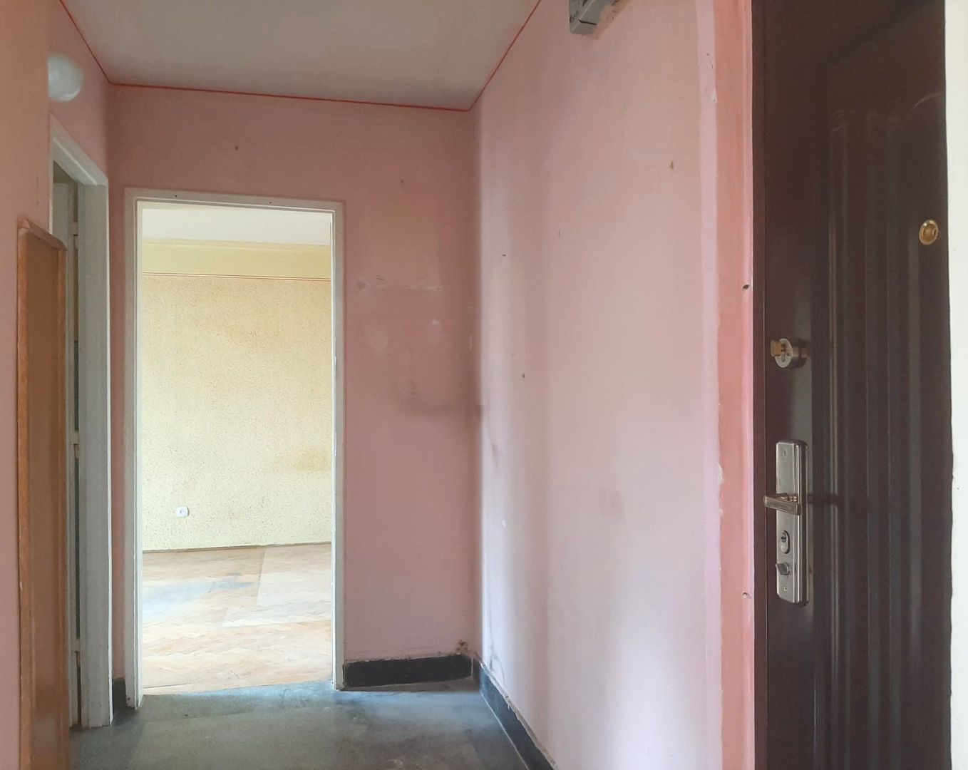 Apartament 2 camere 89000 EUR etaj intermediar foarte aproape de piata Astra - imaginea 12