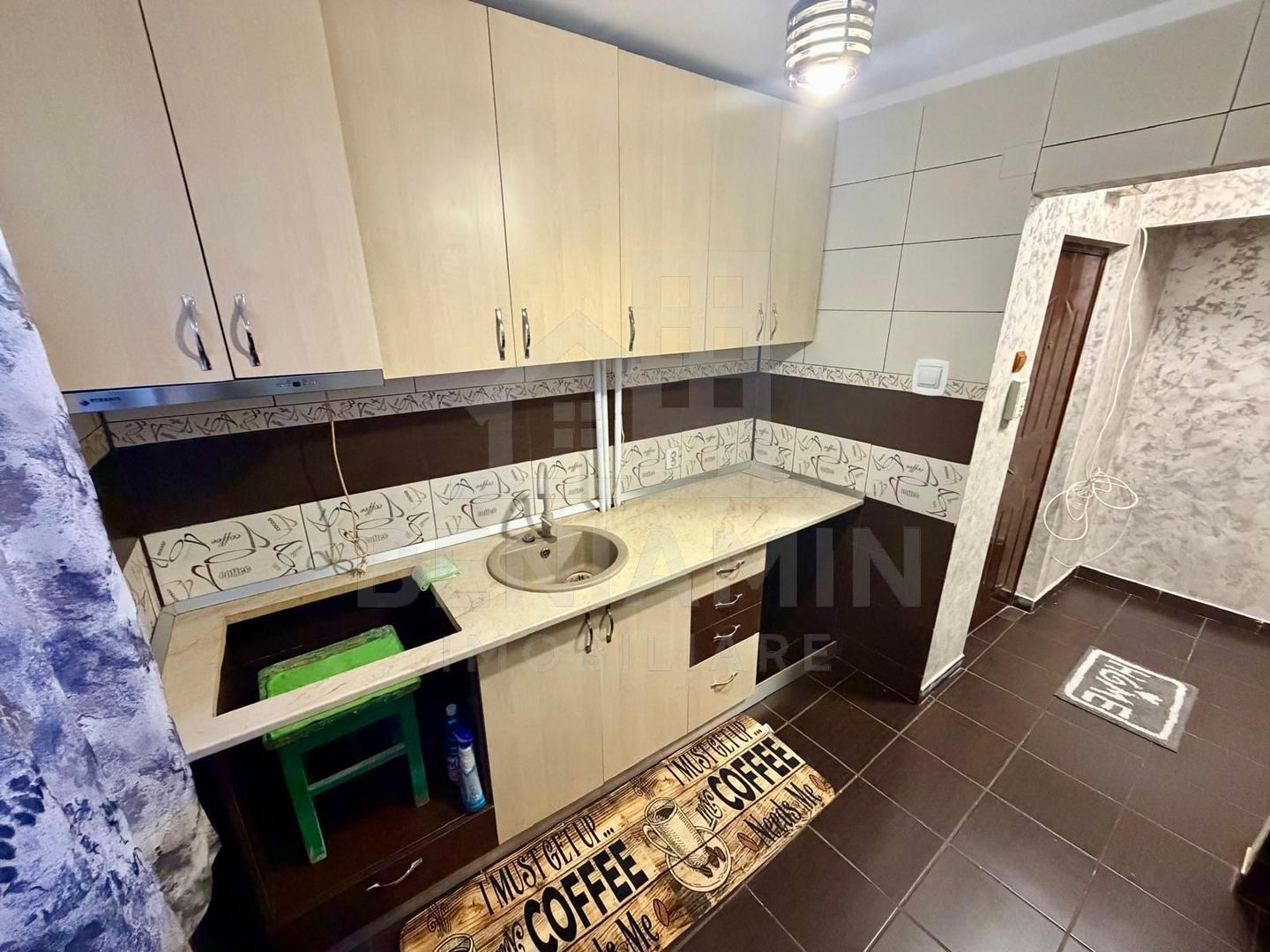3 camere semidecomandat - Billa - etaj 1 - renovat -teava gaze - imaginea 7