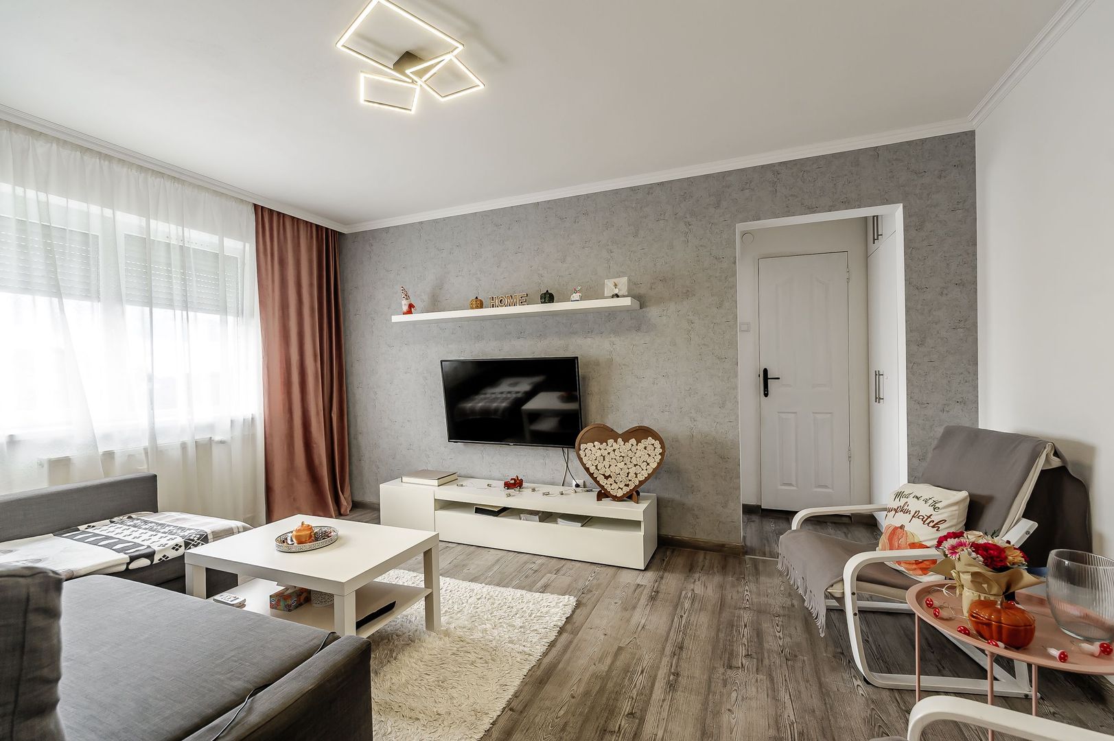 Apartament la etajul 3 cu 2 camere la cheie in zona Romanilor