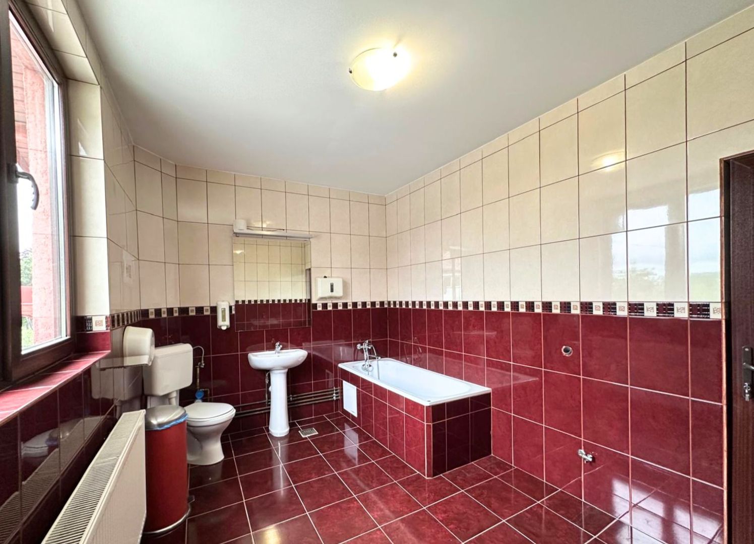 Inchiriere casă complet renovată cu 4 camere  Băneasa, Sector 1 - imaginea 22