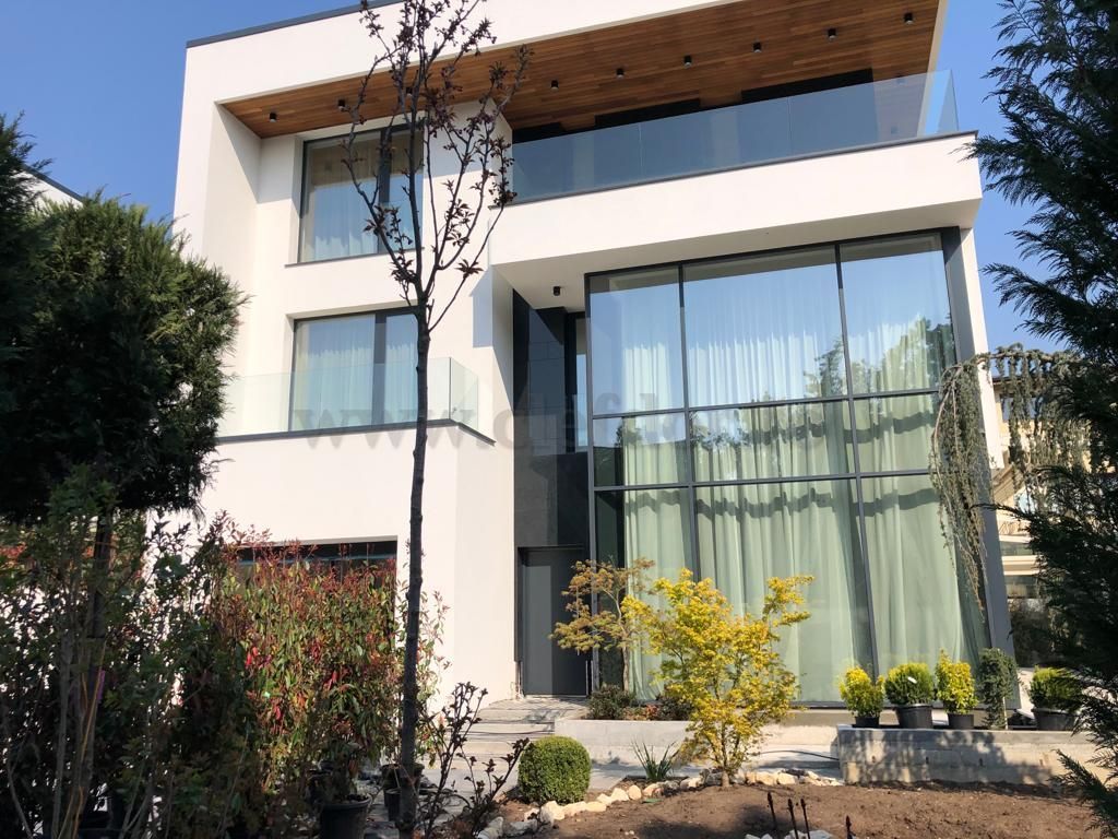 VILA ULTRAMODERNA  in zona Iancu Nicolae