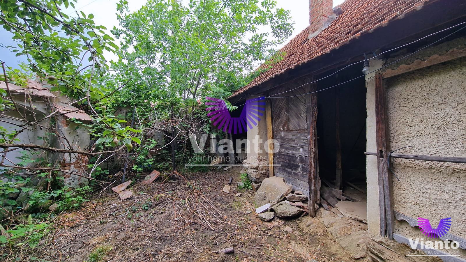 Casă în Poiana Sibiului | 909 mp teren | livadă și anexe gospodărești