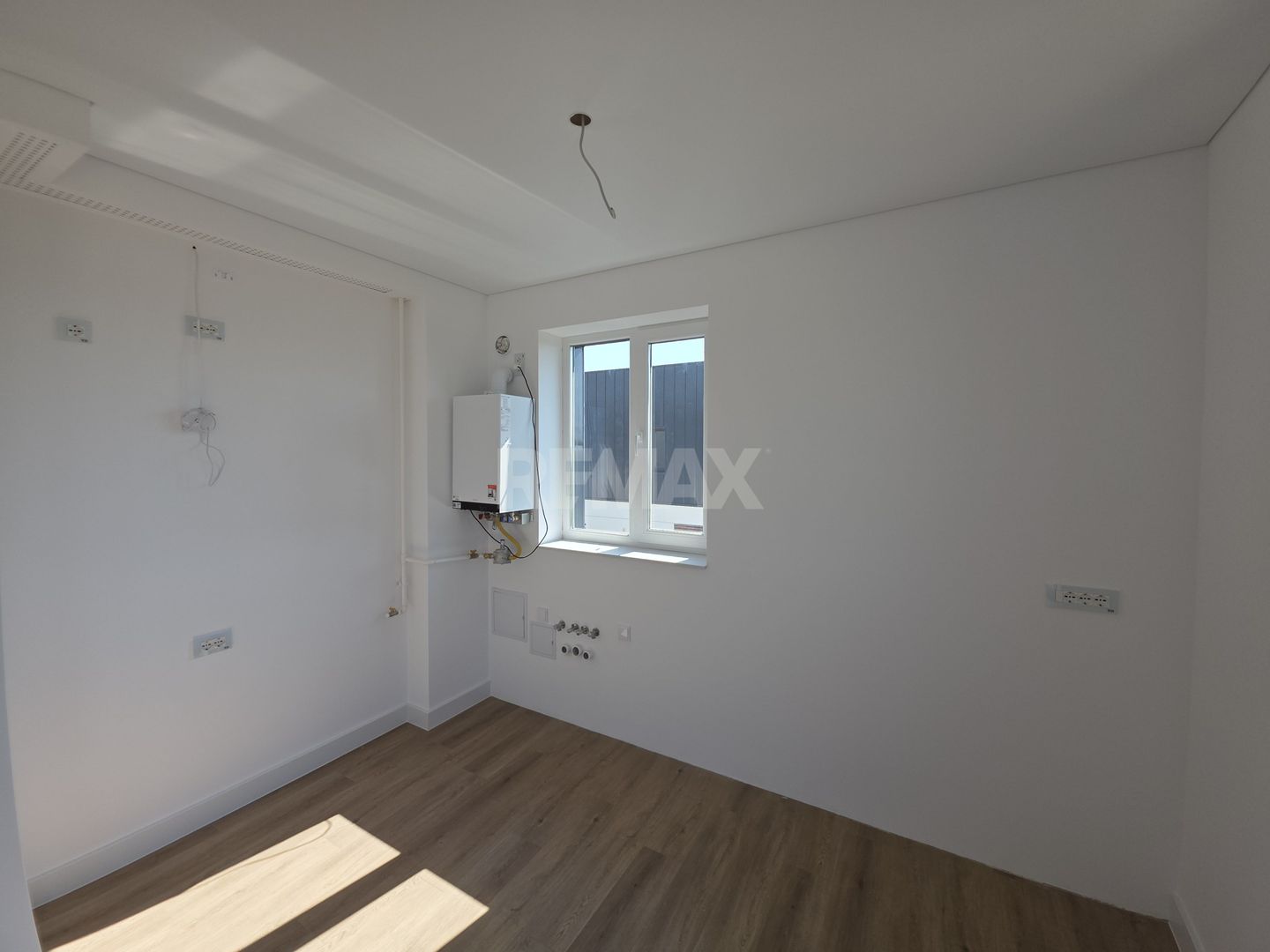 Apartament cu 2 camere în București, Pipera, România - imaginea 4