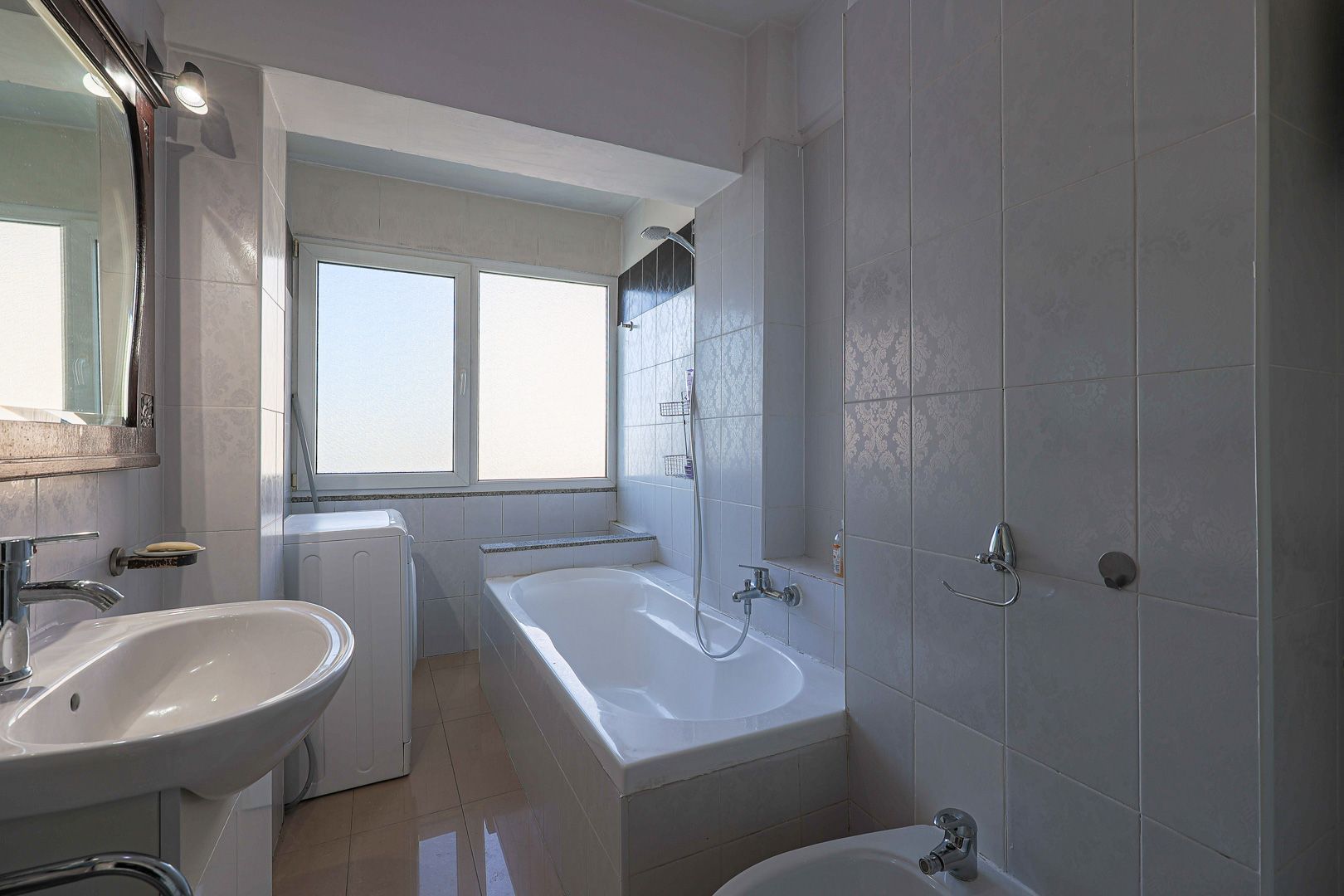 Imagine 9 - Apartament mobilat și utilat în Piața Spitalului - investitie sigura!