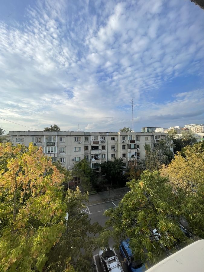 Vânzare garsonieră decomandată, spațioasă – zonă Drumul Sării / Sebastian