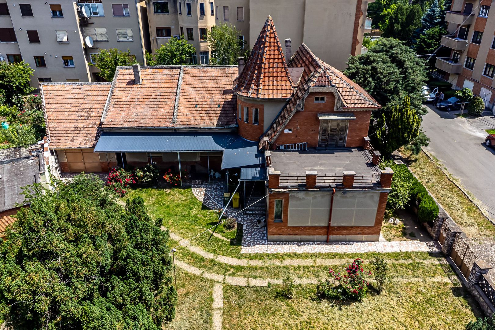 Proprietate cu teren generos în cea mai râvnită zonă a Aradului