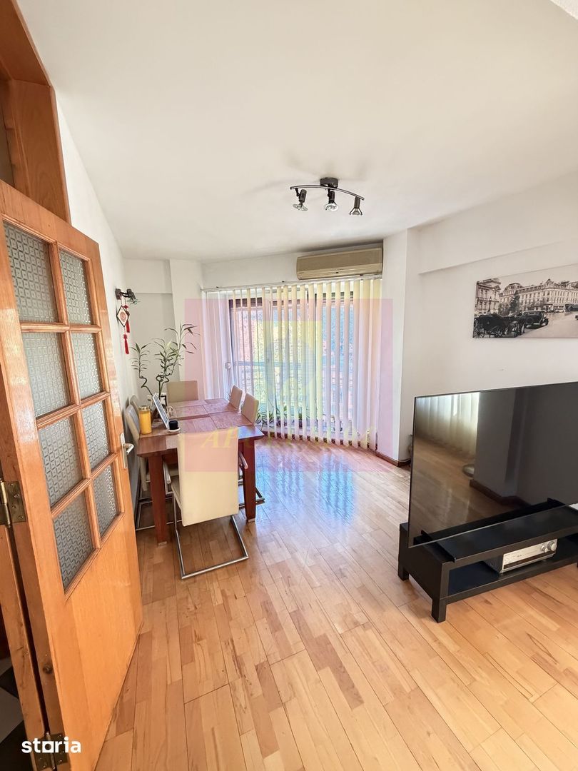 Apt 3 camere de vânzare – Calea Călărași,