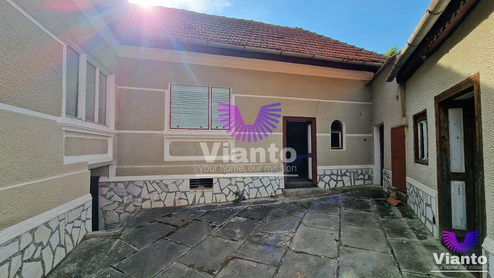 Casă în Poiana Sibiului | 909 mp teren | livadă și anexe gospodărești