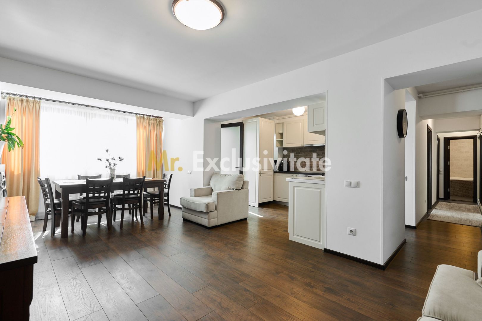 Apartament 3 camere Pitești, zonă Ultracentrala- etaj intermediar