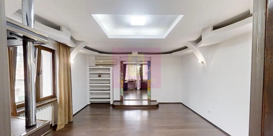 APARTAMENT PREMIUM | 200 MP | VILĂ MONUMENT ARHITECTURAL | CURTE | - imaginea 7