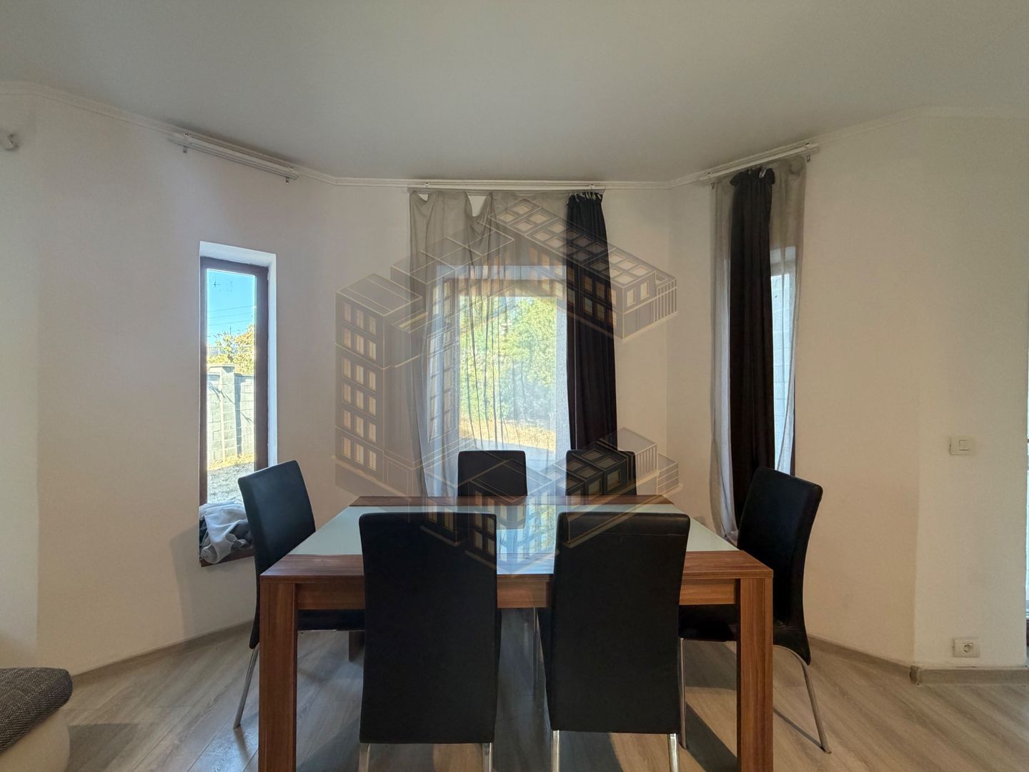 Duplex de vanzare,4 camere si 3 bai, acces auto, Dumbravita - imaginea 5