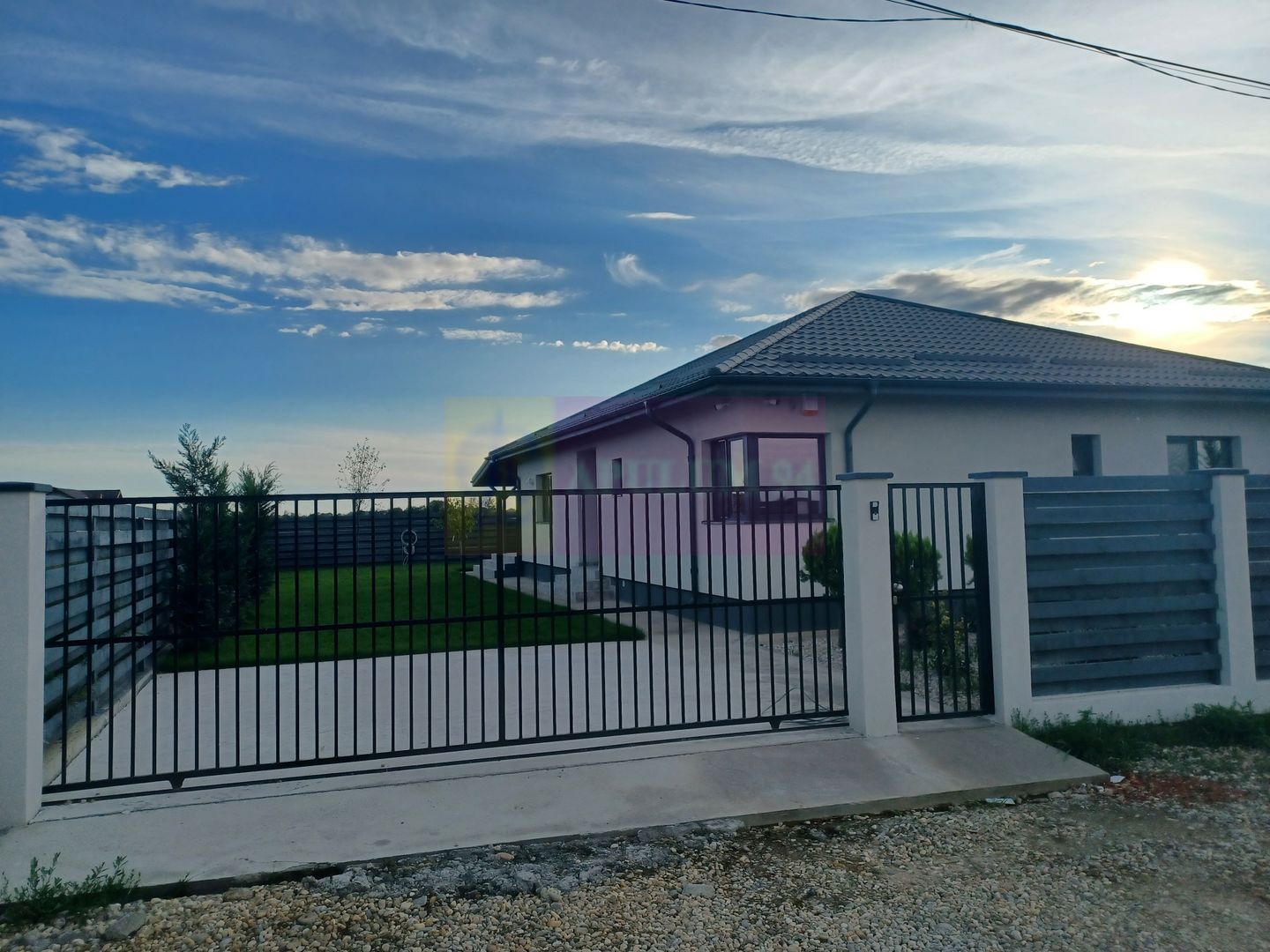 Casă nouă parter 162 mp, curte 504 mp, Săbăreni