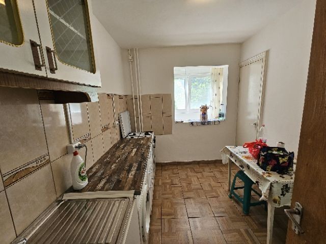 Dristor apartament 2 camere mobiliat si utilat - imaginea 3
