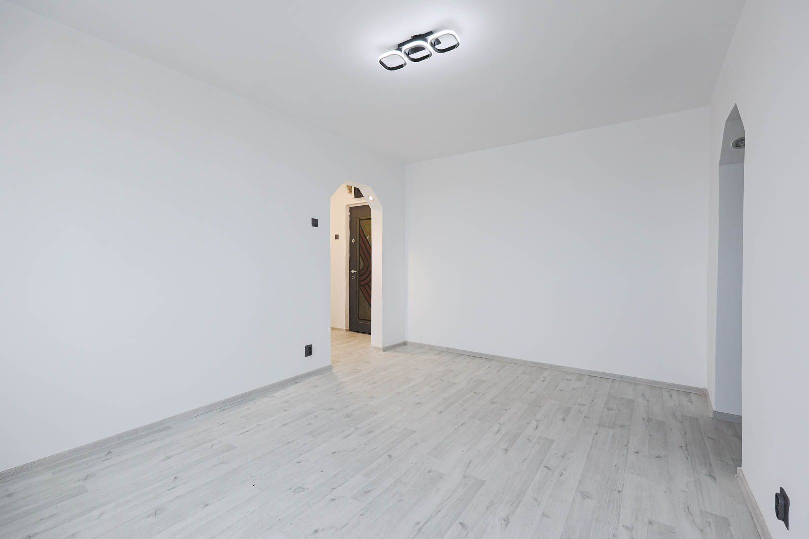 Apartament 2 camere, renovat și disponibil imediat în Fortuna/Vlaicu