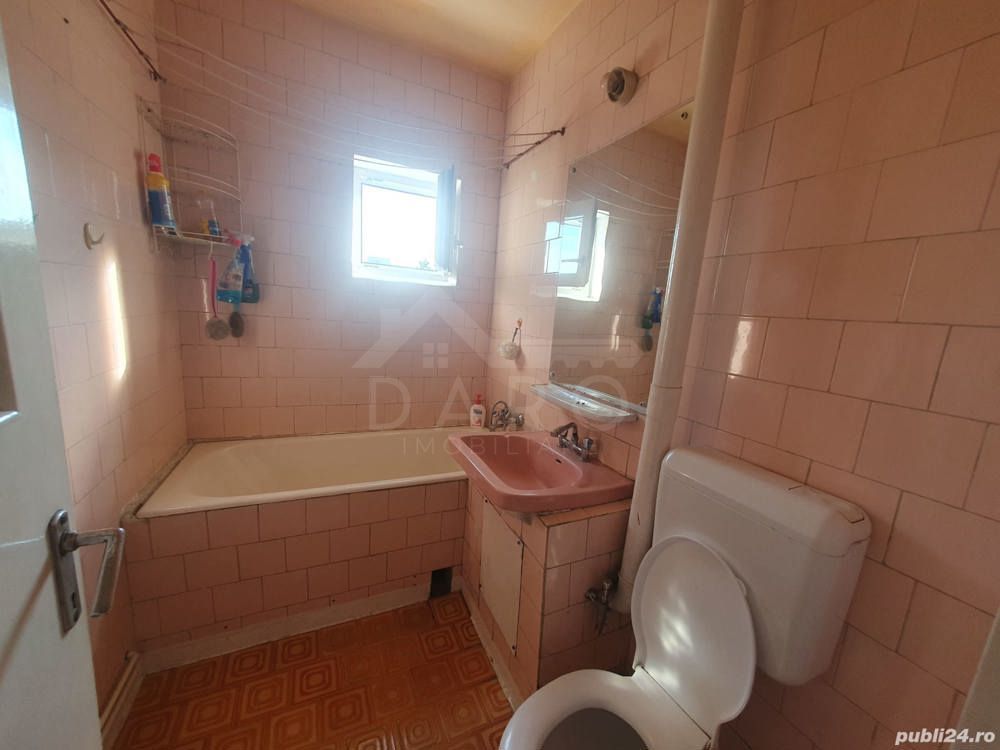 Vând apartament 4 camere in Dâmb - imaginea 9