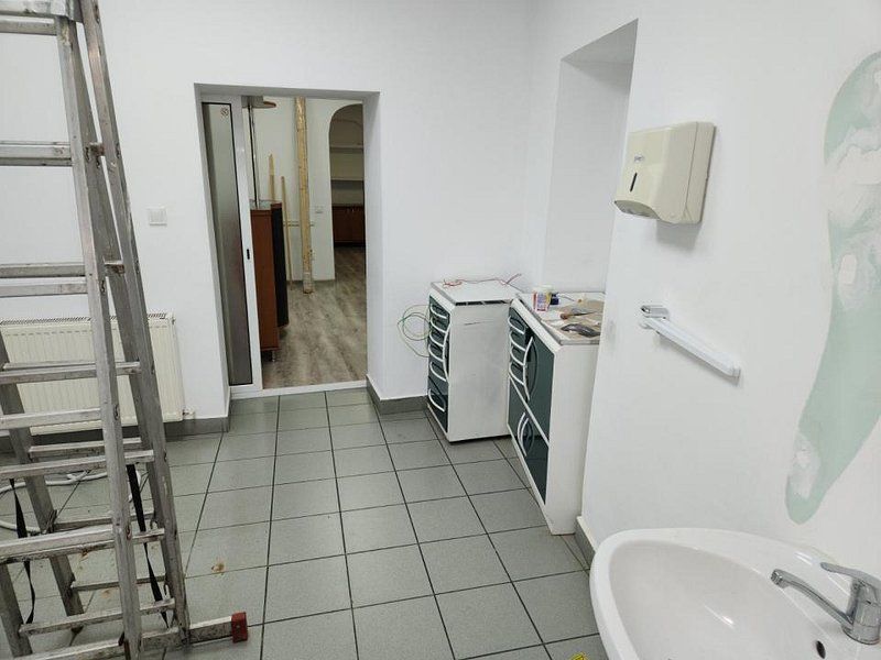Stirbri Voda spatiu birou 82 mp - imaginea 8