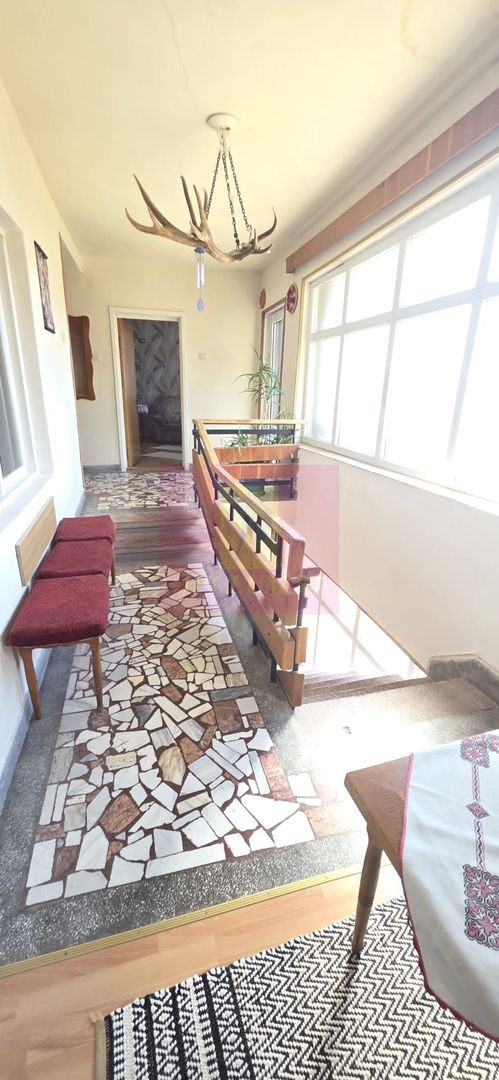 Casa de vanzare cu 6 camere in Busteni