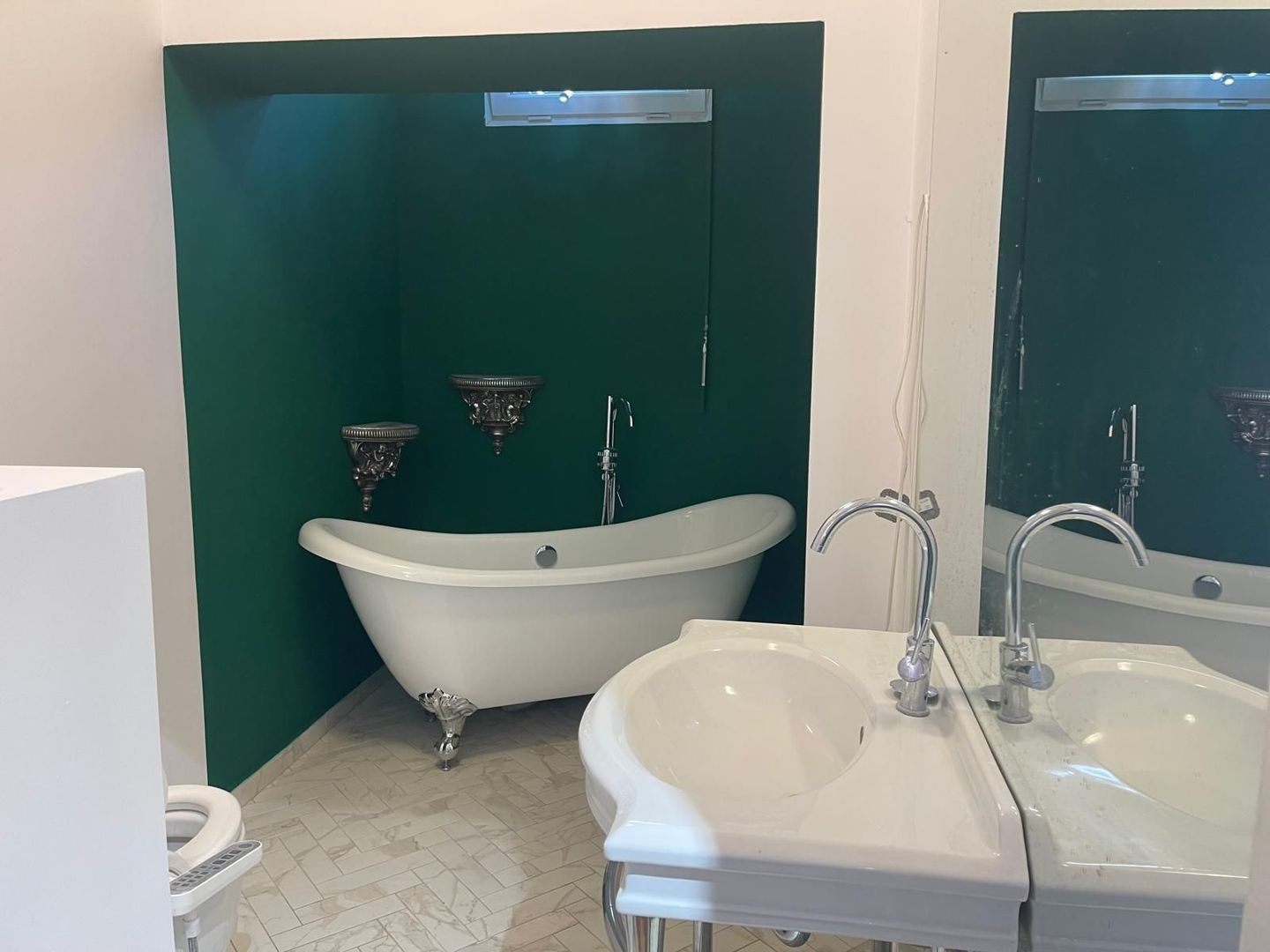 Apartament de lux în inima Oradiei – locație premium lângă Gojdu - imaginea 6
