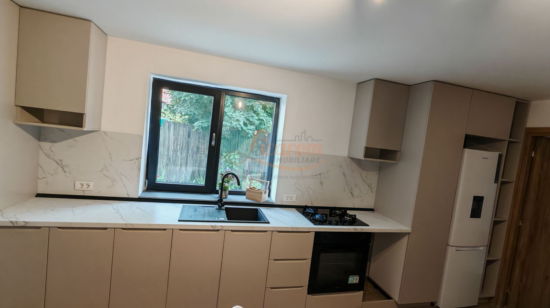 Apartament tip Casa 4 camere strada Carpatilor,totul nou. - imaginea 3