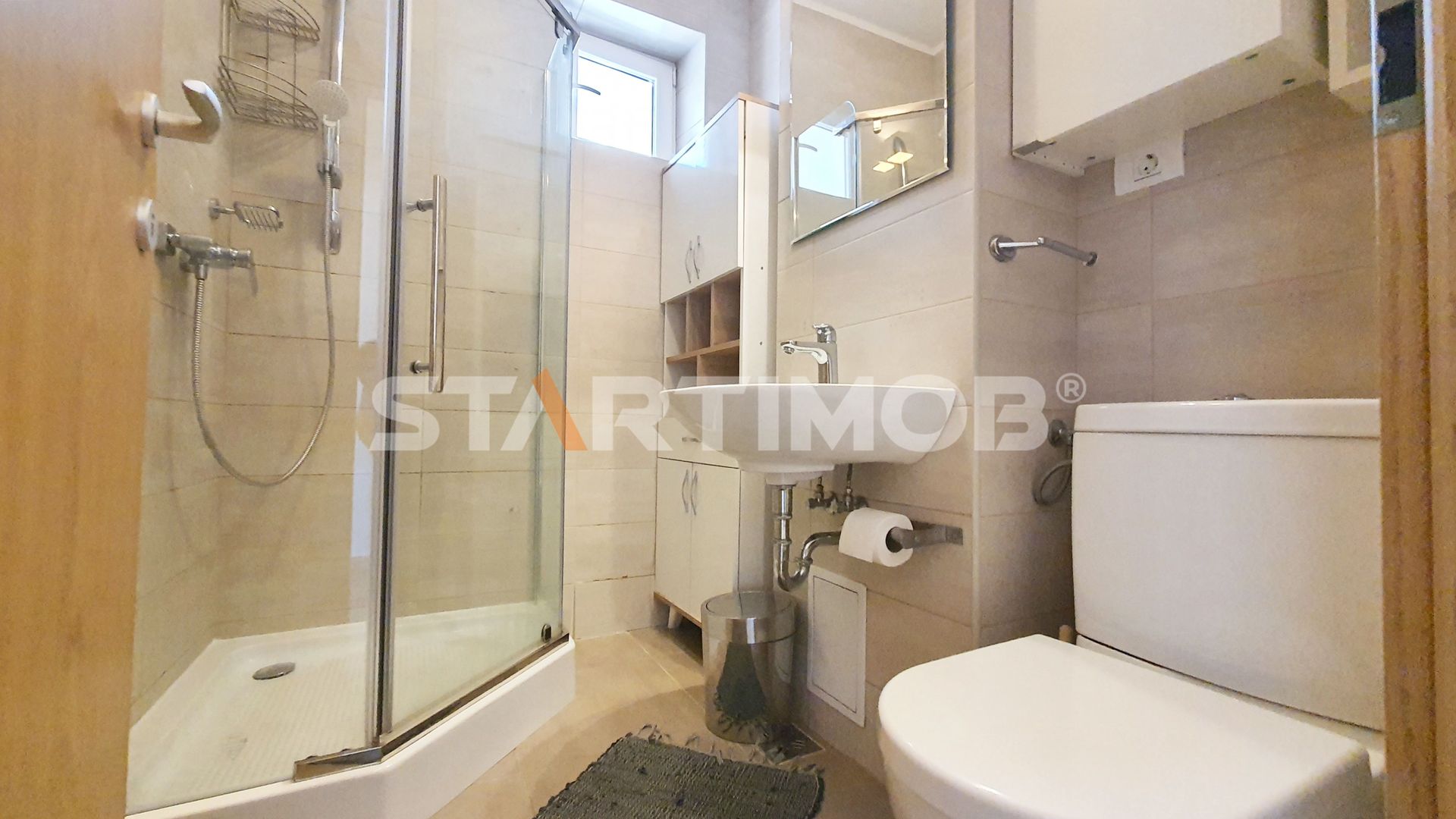 Apartament 3 camere cu parcare si boxa Central