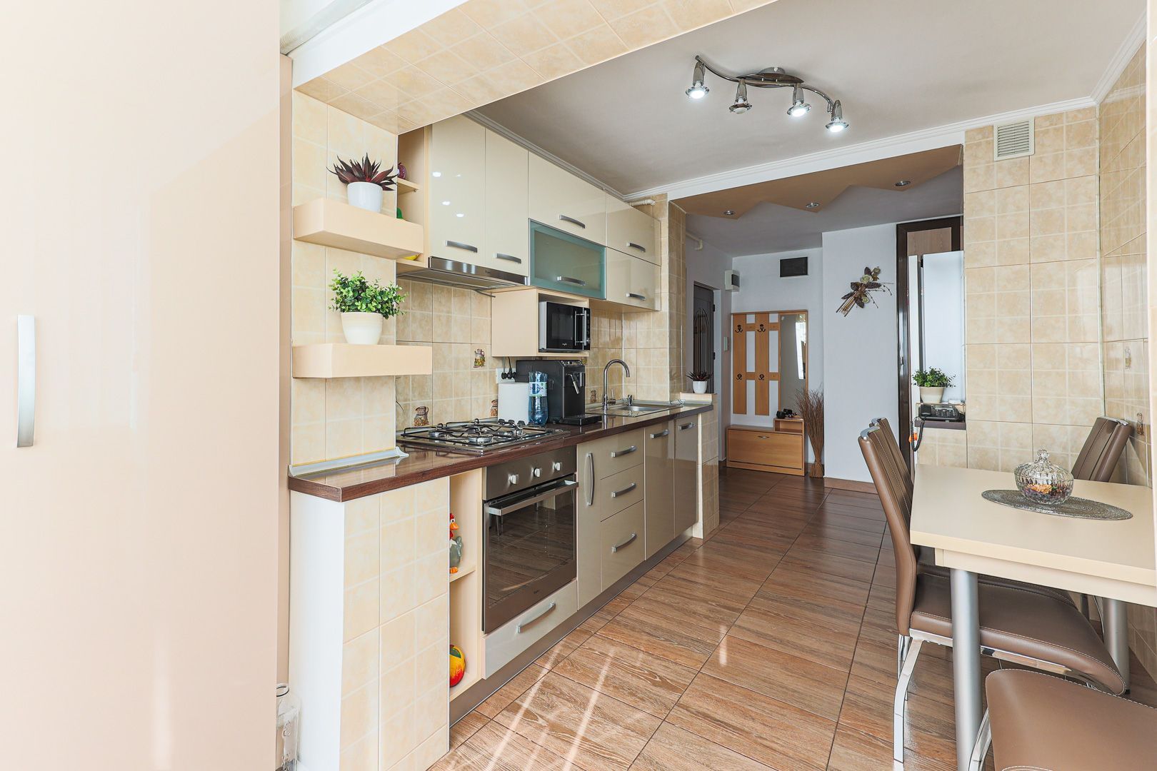 De vânzare apartament spațios cu 2 camere decomandat etaj 3 Comision 0