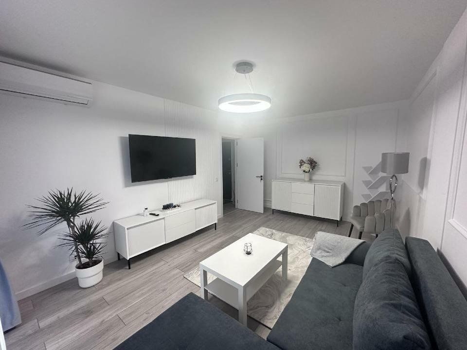 Apartament 2 camere, lux,  zona Tineretului S262