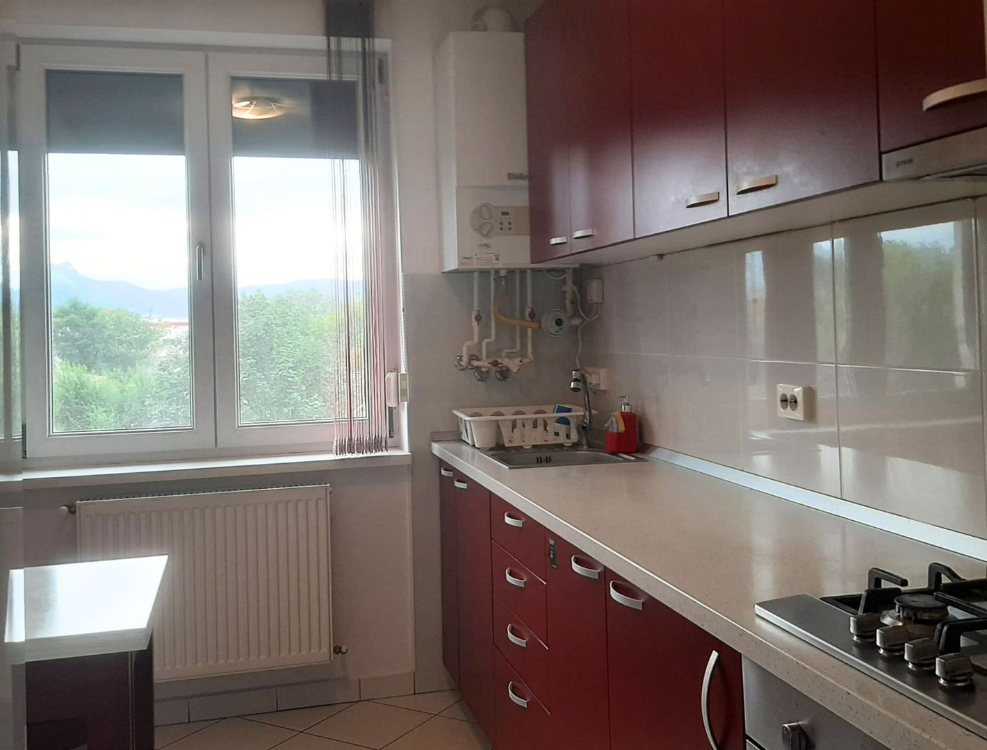 Apartament Renovat 2 Camere + Boxă 7 MP  Vedere Superbă spre Tâmpa - imaginea 9