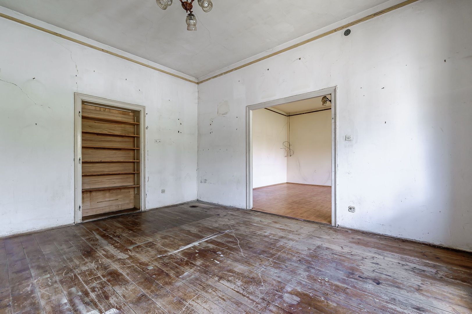 Imagine 8 - Pârneava | 716 mp teren + 2 corpuri de casă