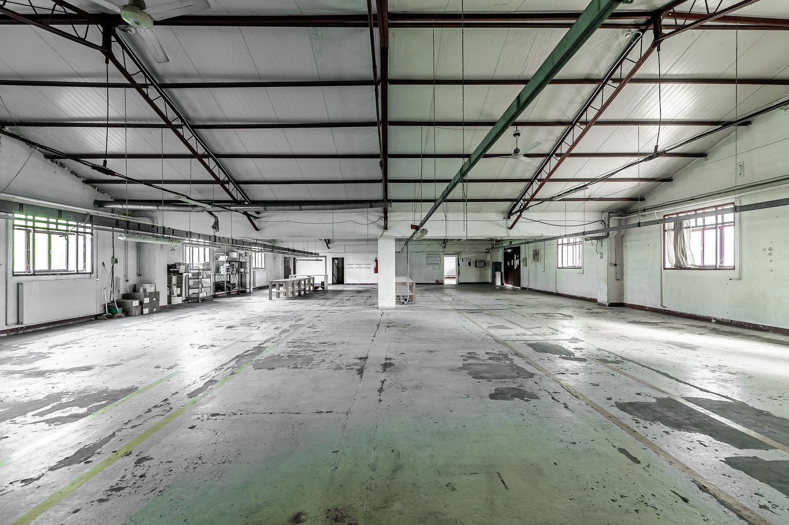 Imagine 18 - 4.049 mp Hale industriale în Arad, aproape de A1