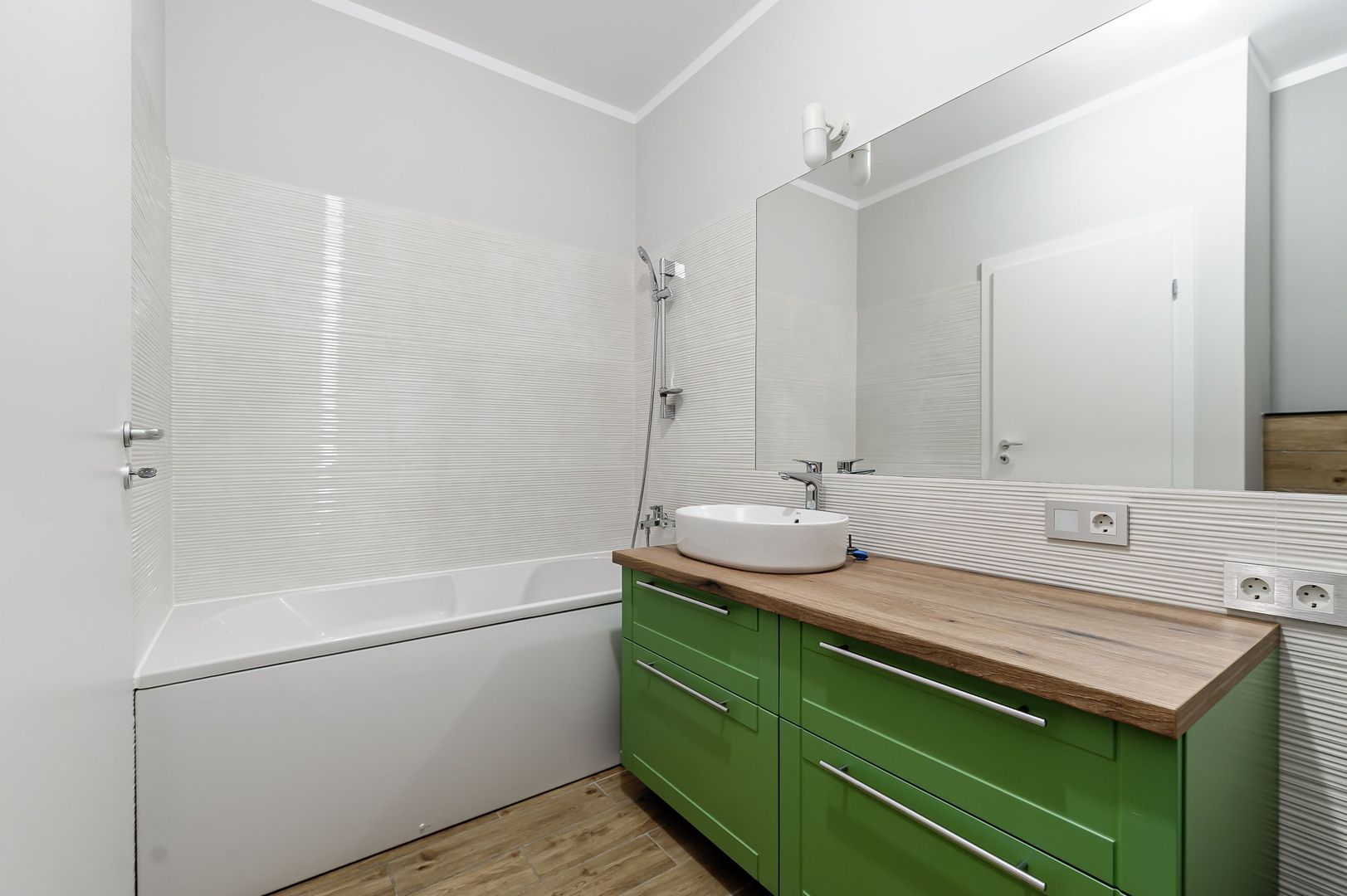 Imagine 7 - PROPRIETATE VANDUTA Apartament ARED spectaculos cu gradina si garaj