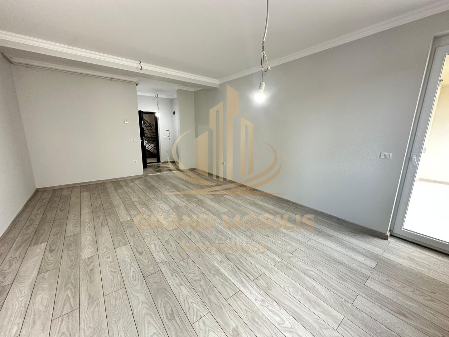 Exclusivitate | Apartament Luxury 2 Camere cu Dressinguri și Loggie - imaginea 2