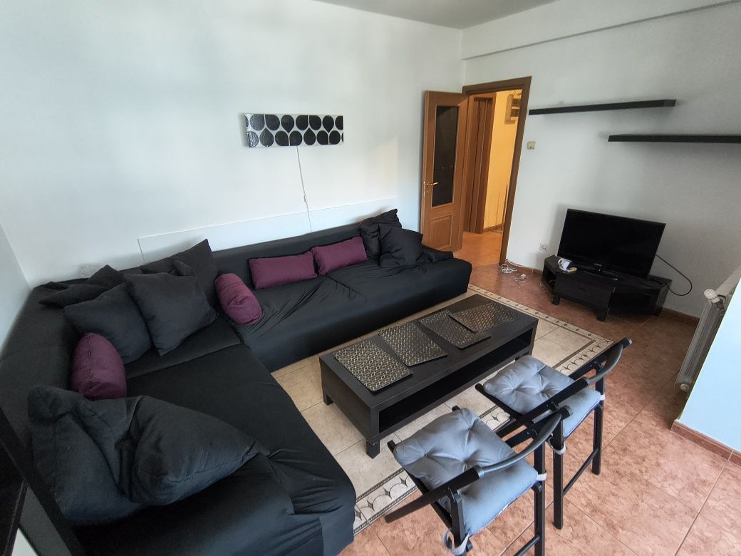inchiriez 2 camere decomandat Unirii/Centrala Proprie