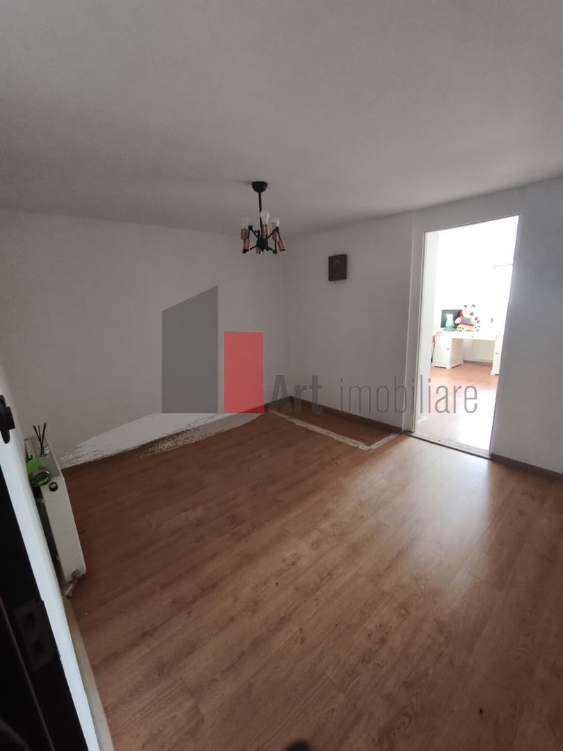 Casa Vanzare Giulesti 4 camere - imaginea 19