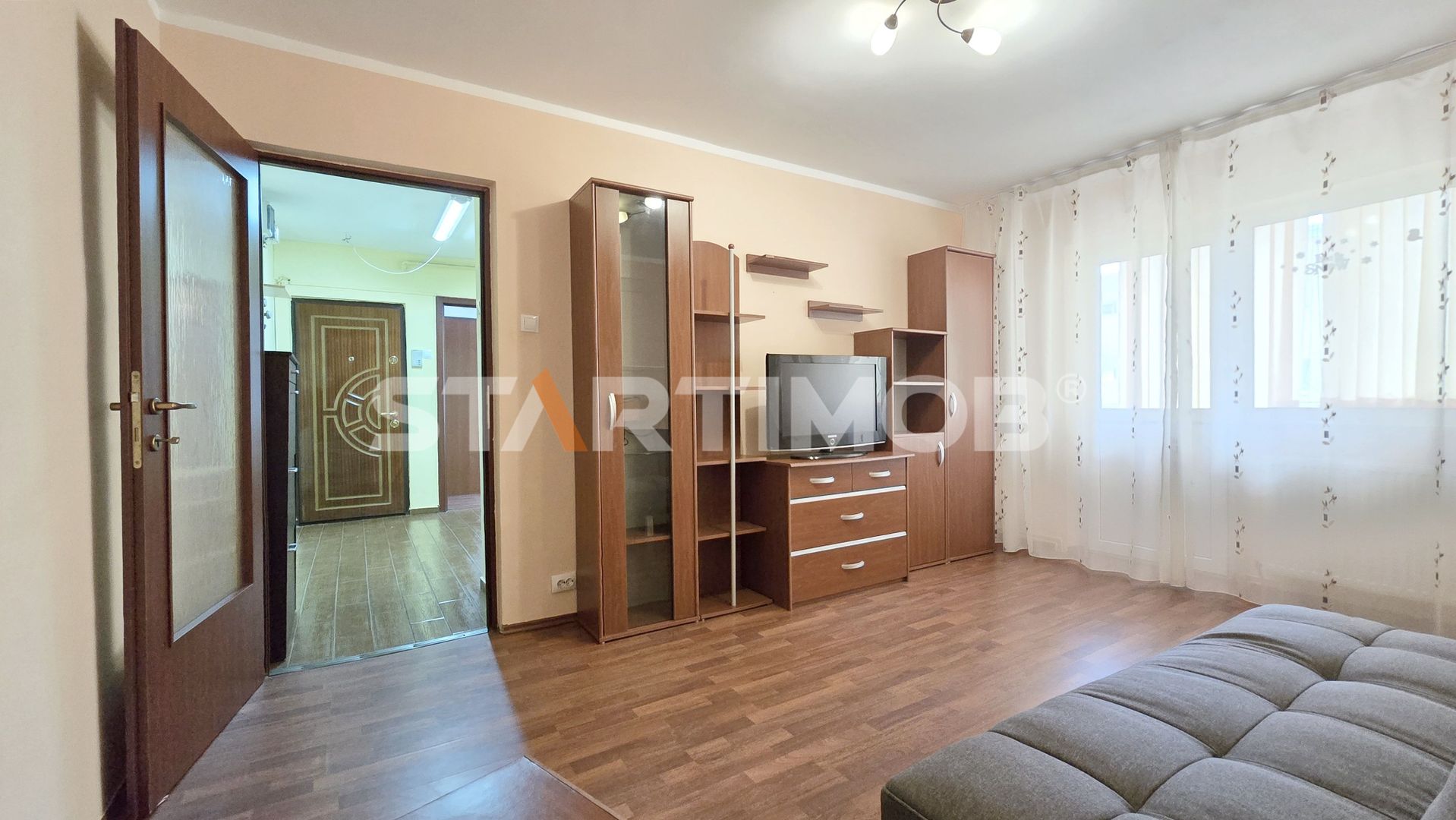 Apartament 2 camere cu parcare