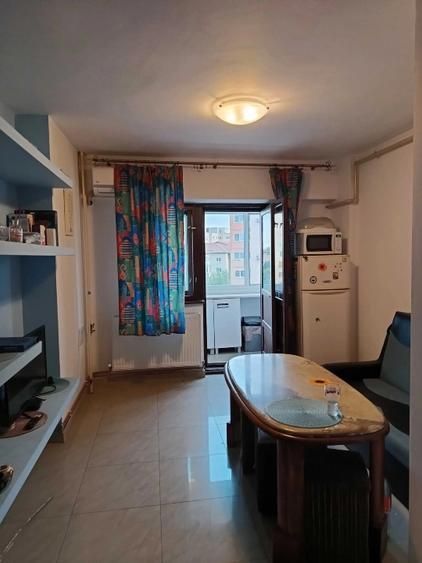 Apartament decomandat cu 2 camere, centrală proprie – zona Modern