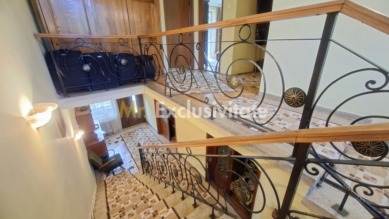 Casa Centrala de vanzare - Strada Rahovei Pitesti - imaginea 5