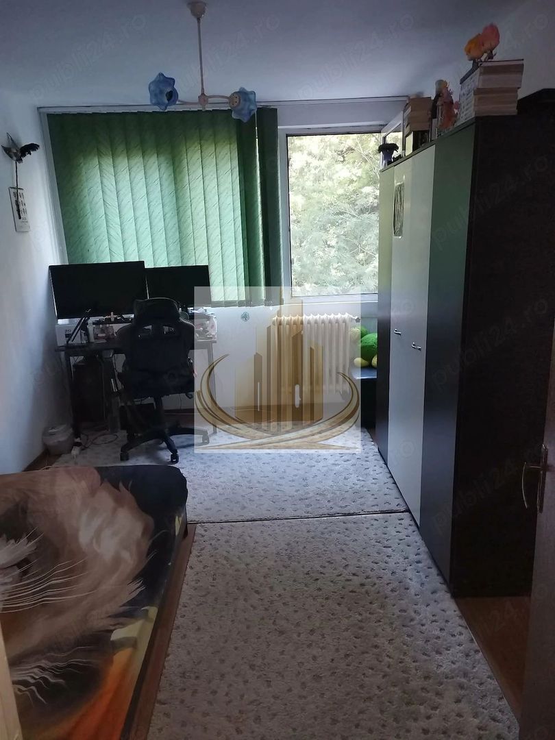 Apartament 3 camere cu parcare chiar lângă scara blocului - imaginea 2