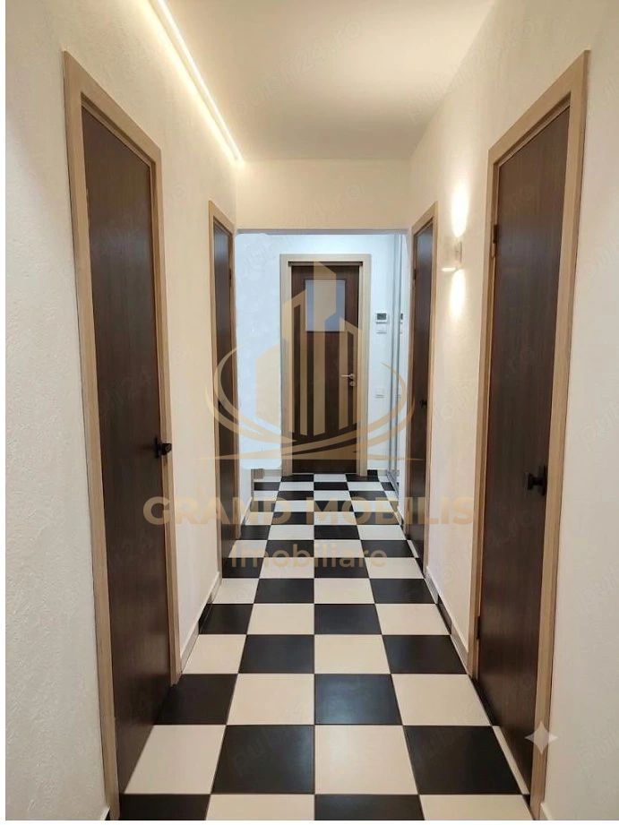 Apartament 3 camere cu parcare chiar lângă scara blocului - imaginea 6