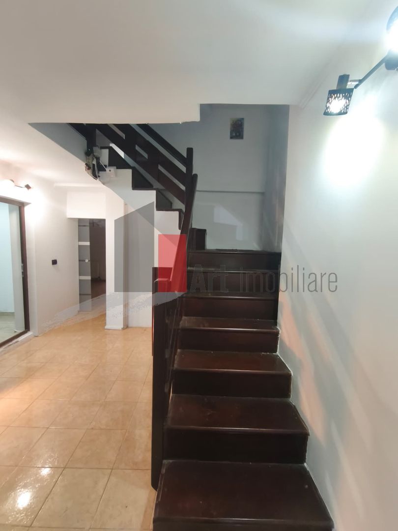 Casa Vanzare Giulesti 4 camere - imaginea 4