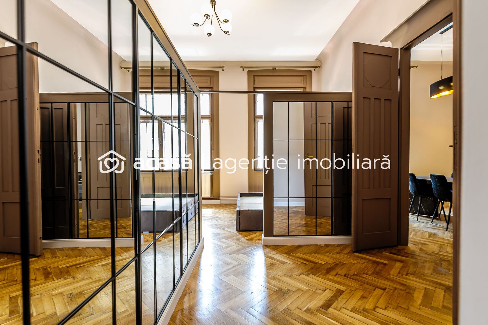 Imagine 1 - Apartament ULTRACENTRAL cu 3 camere, la cheie, renovat recent