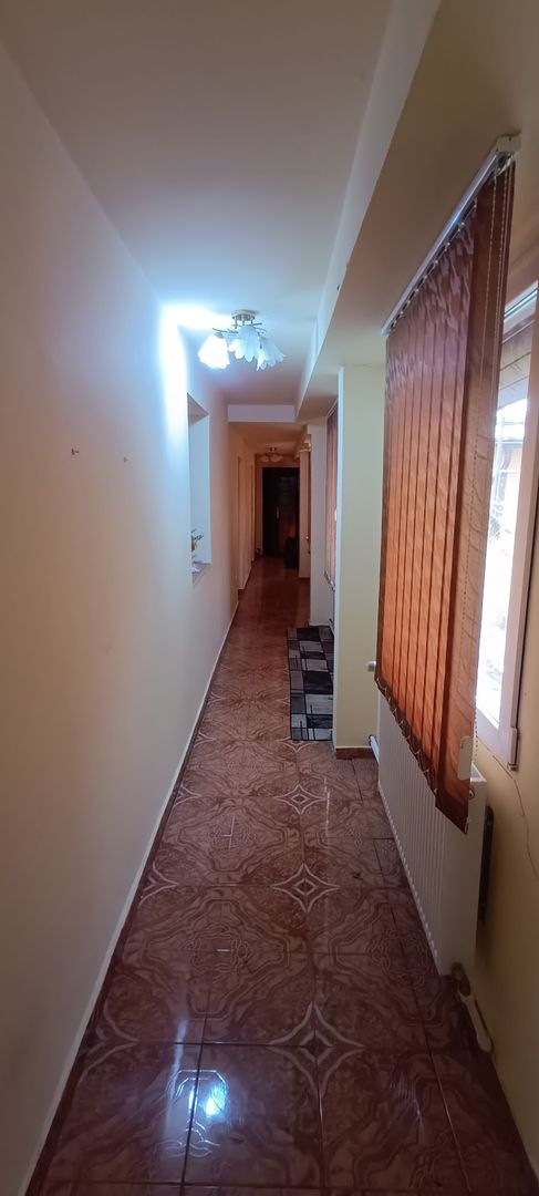 Casă spațioasă cu 4 camere , curte și teren generos în Mașloc - imaginea 25